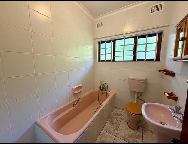 4 BEDROOM FREESTANDING FOR SALE IN MEER EN SEE